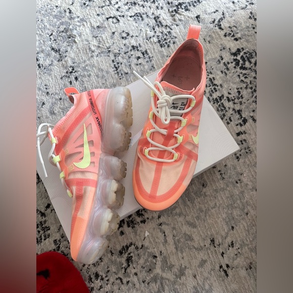 womens neon vapormax